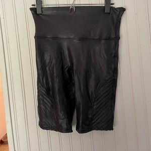 SPANX Faux Leather Moto Biker Shorts size large